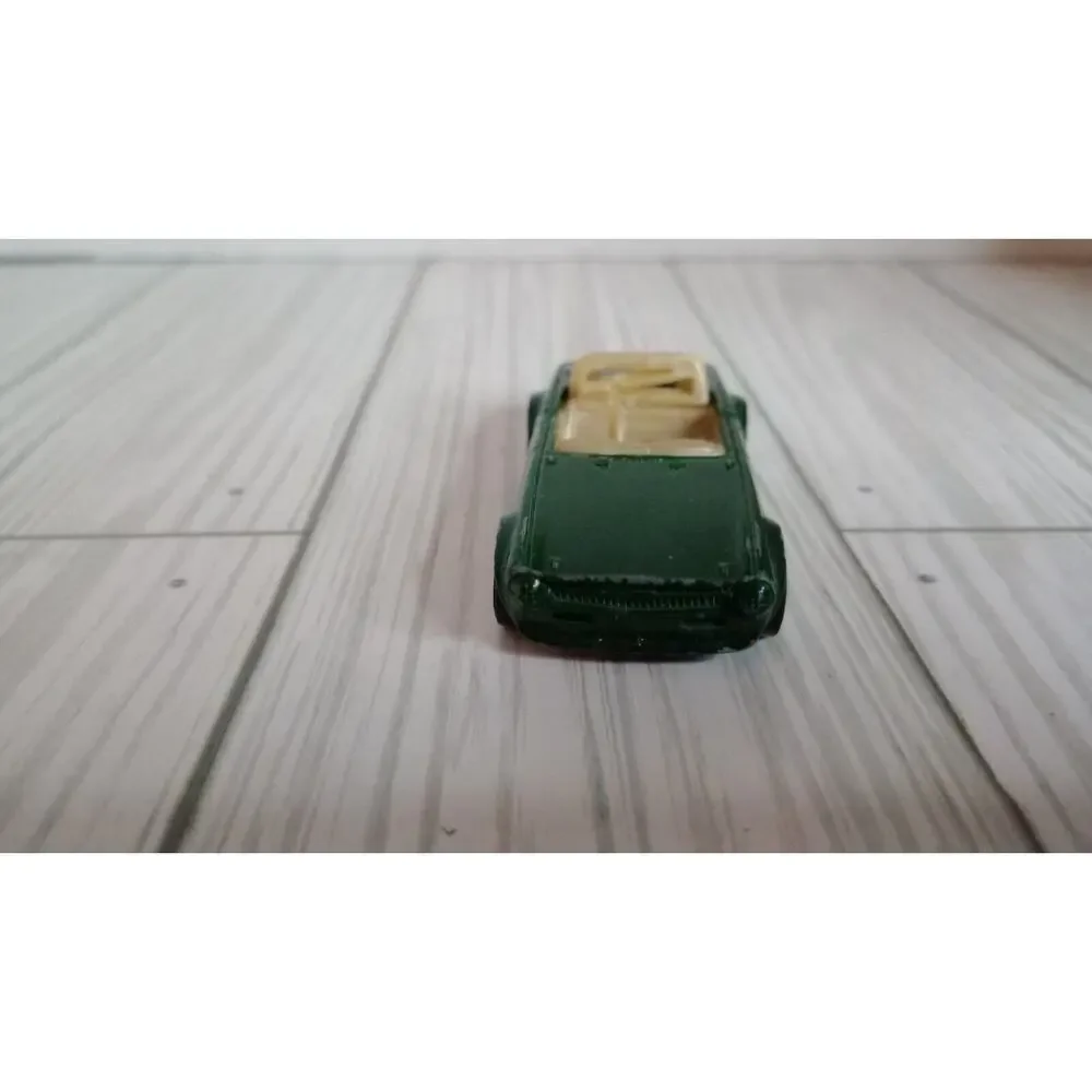 2009 Mattel Hot Wheels 1969 Triumph TR6 - 1:64 - Made in Malaysia
